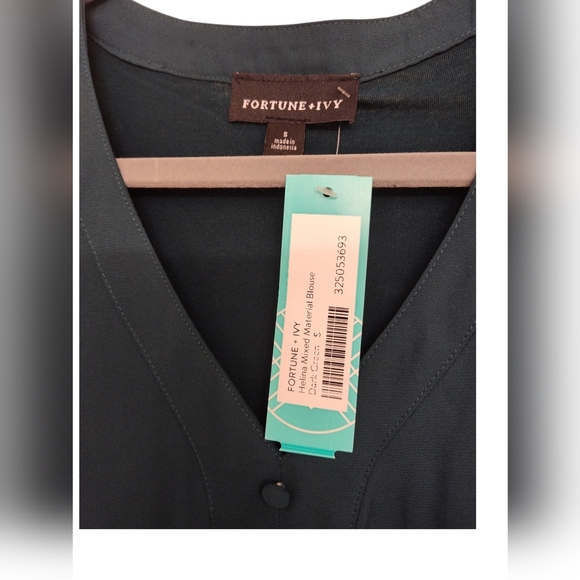 NWT Stitch Fix Fortune + Ivy V-Neck SS Blouse, Small - Picture 2 of 5